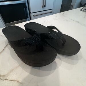 Vionic Black Glossy Supportive Arched Wedge Sandals Size 8